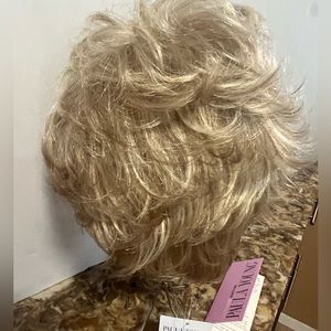 NWT Beautiful, Classic Paula Young short ready to wear wig